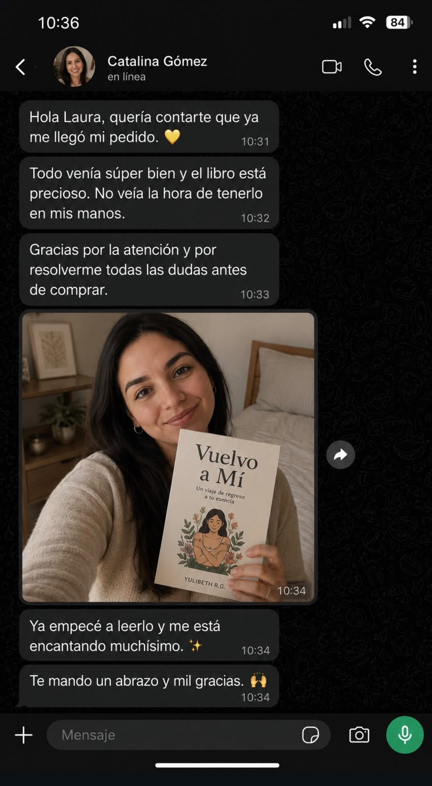 Mensaje de WhatsApp de Catalina Gómez mostrando su libro recibido